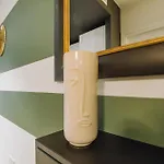 Mercury Premium By Uniq Apartman