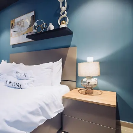 Mercury Suites Premium Apartments With Pool Access