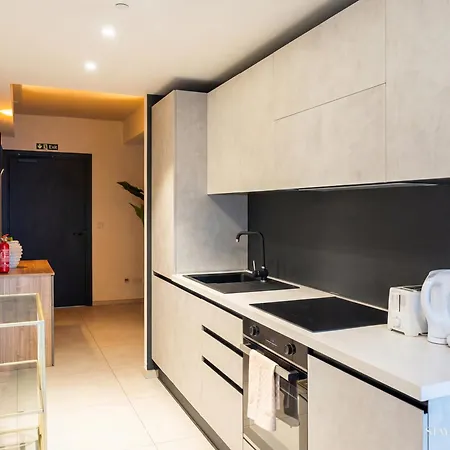 Mercury Suites Premium Apartments With Pool Access 公寓