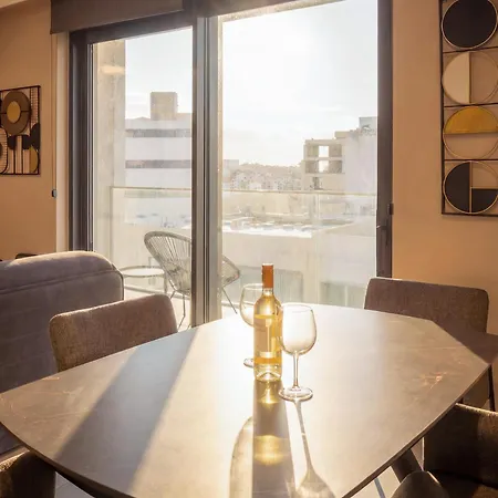 Mercury Suites Premium Apartments With Pool Access