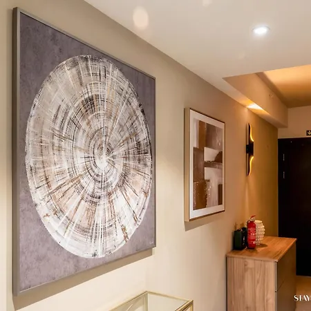 Mercury Suites Premium Apartments With Pool Access 公寓