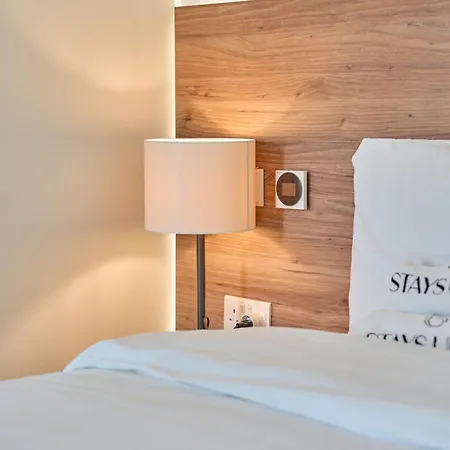 Mercury Suites Premium Apartments With Pool Access 公寓