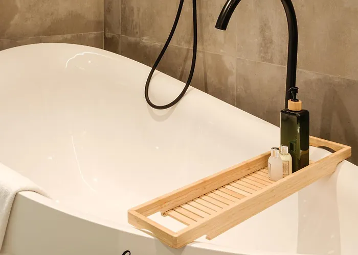 Mercury Suites Premium Apartments By Stays Uniq *