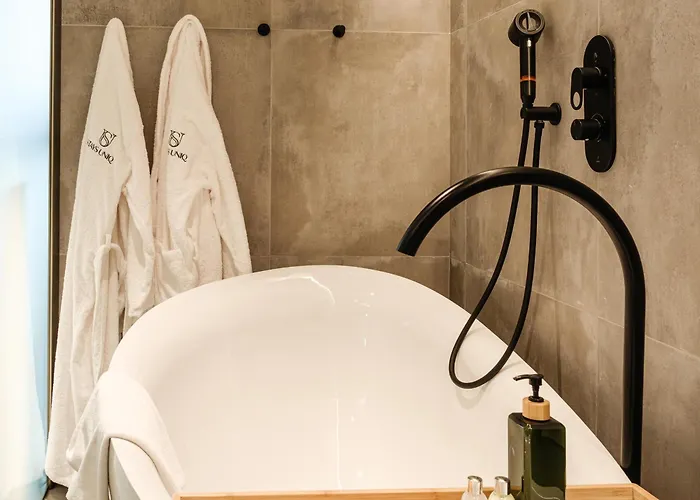 Apartament Mercury Suites Premium Apartments By Stays Uniq *