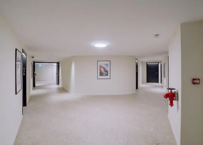 Mercury Premium By Uniq Сент Джулианс