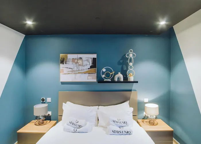 Mercury Premium By Uniq