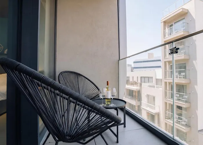 Mercury Premium By Uniq Сент Джулианс