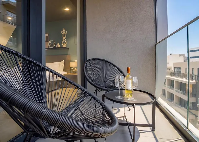 Mercury Premium By Uniq